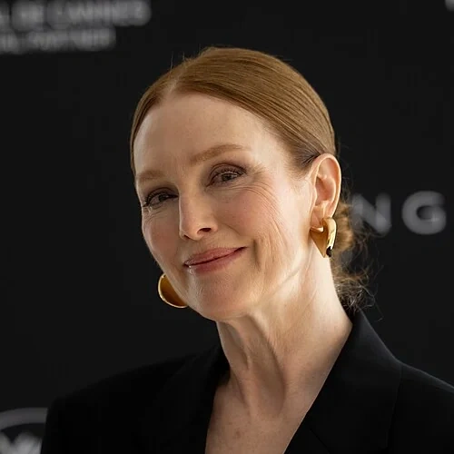 Julianne Moore con capelli ramati, esempio di caratteristiche cromatiche associate all'Autunno in Armocromia